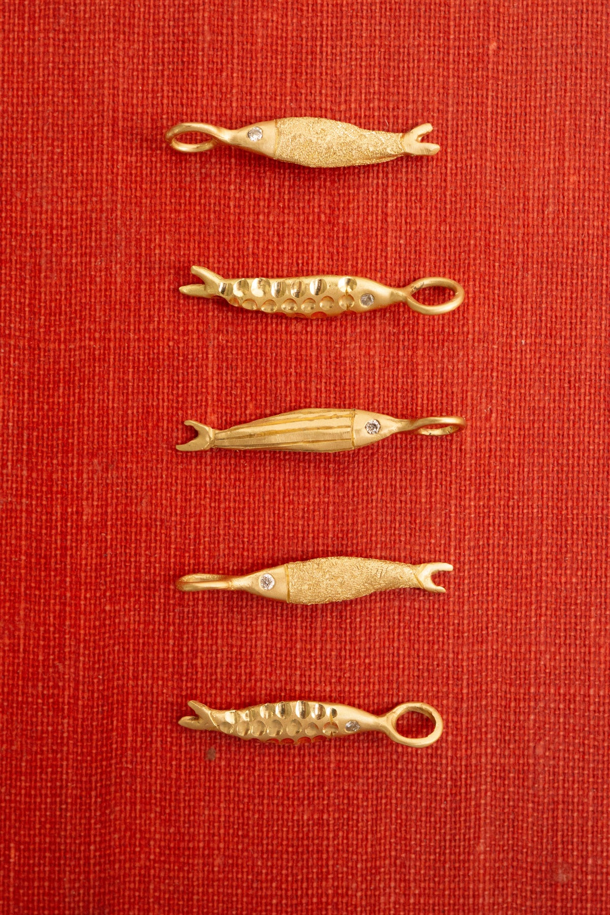 Engraved Pesca Pendant
