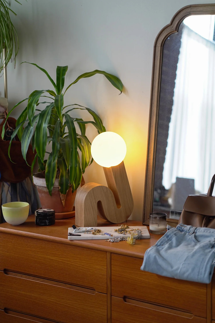 Large Curl Lamp
