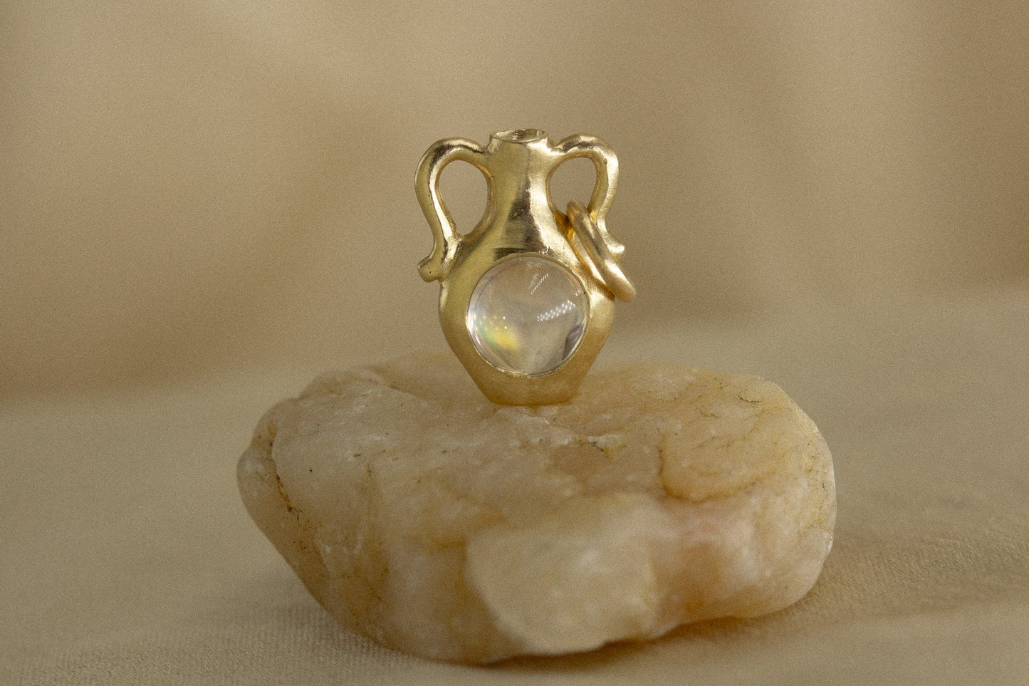 Amphora Pendant I | Moonstone