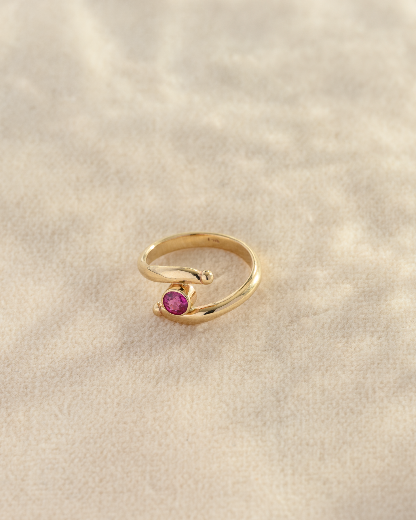 Loop Sapphire Ring | OOAK