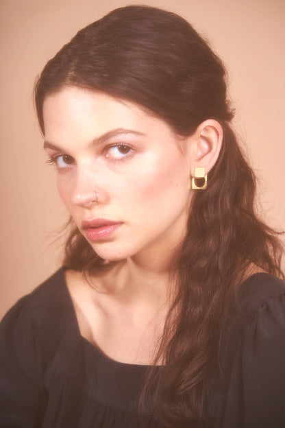 Empty Oval Ear Jacket