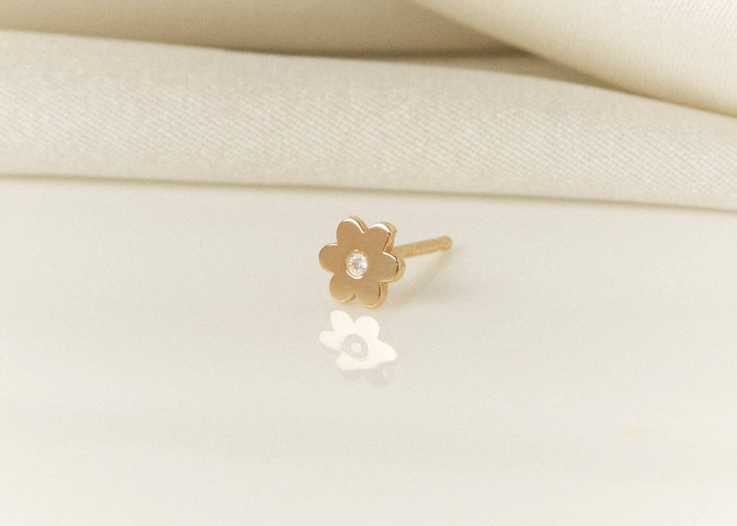 14k Daisy Single Stud