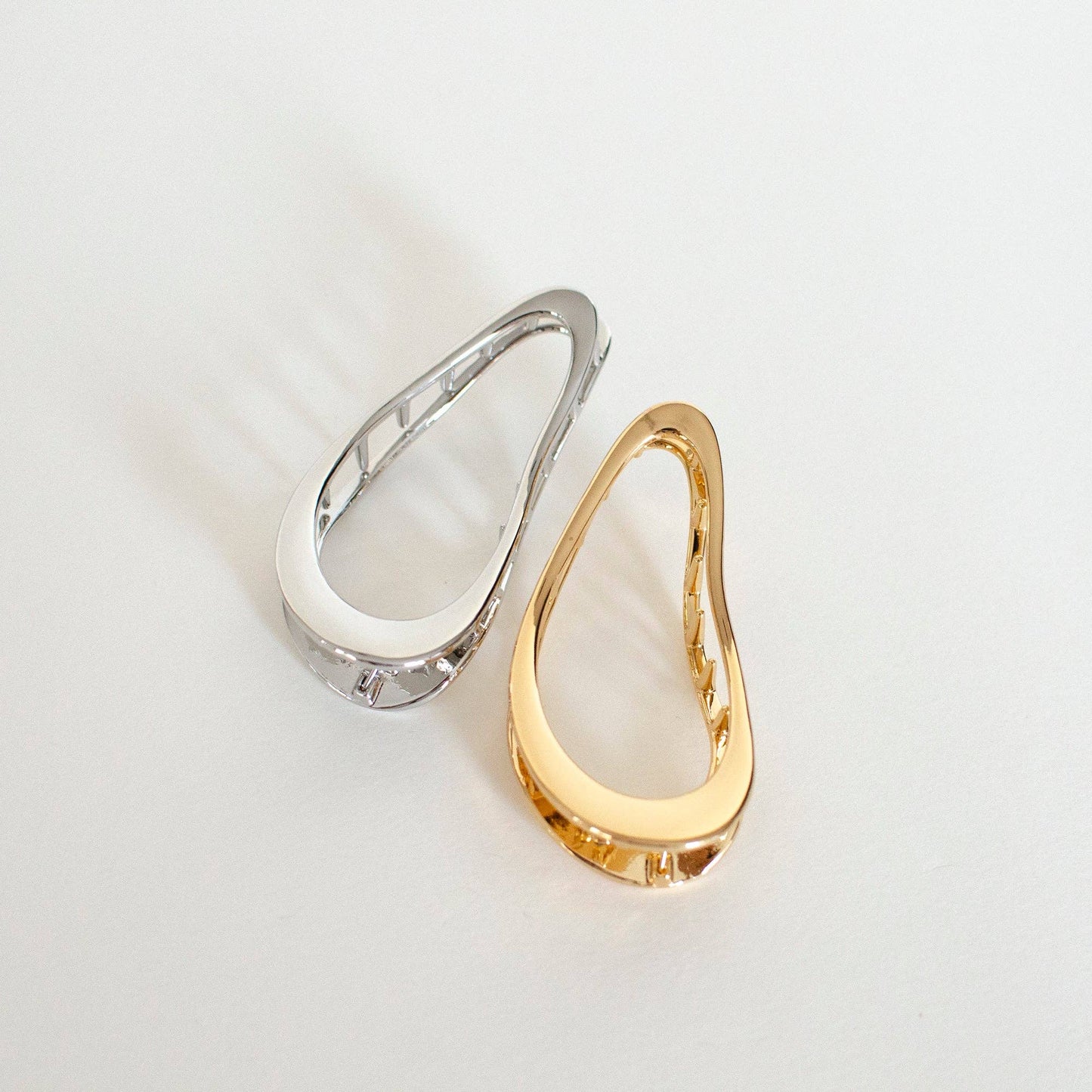 Organic Wave Claw Clip
