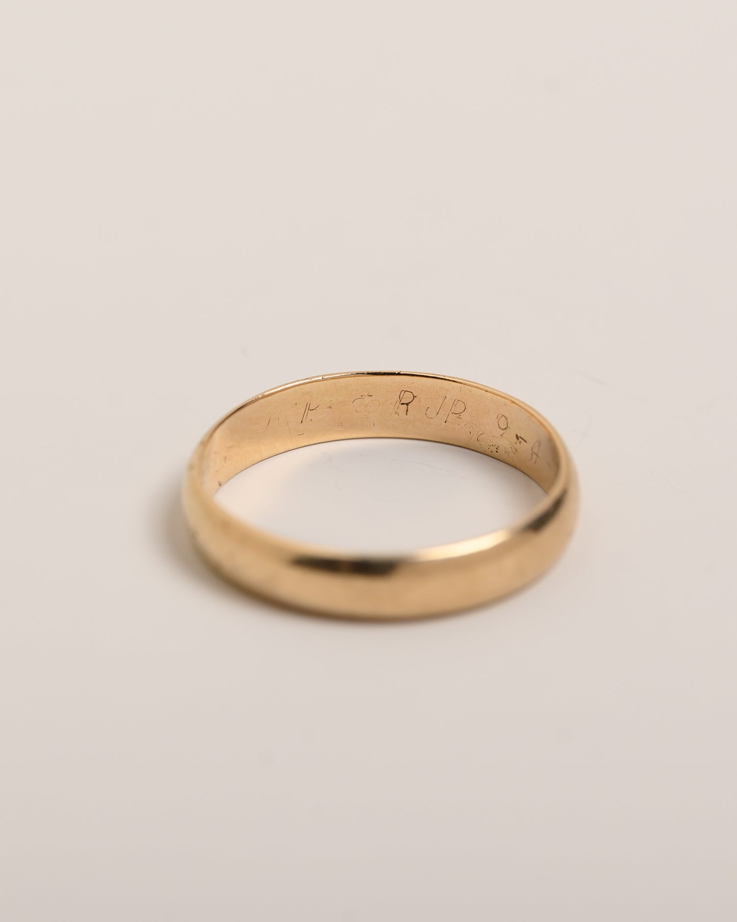 Vintage Gold Band