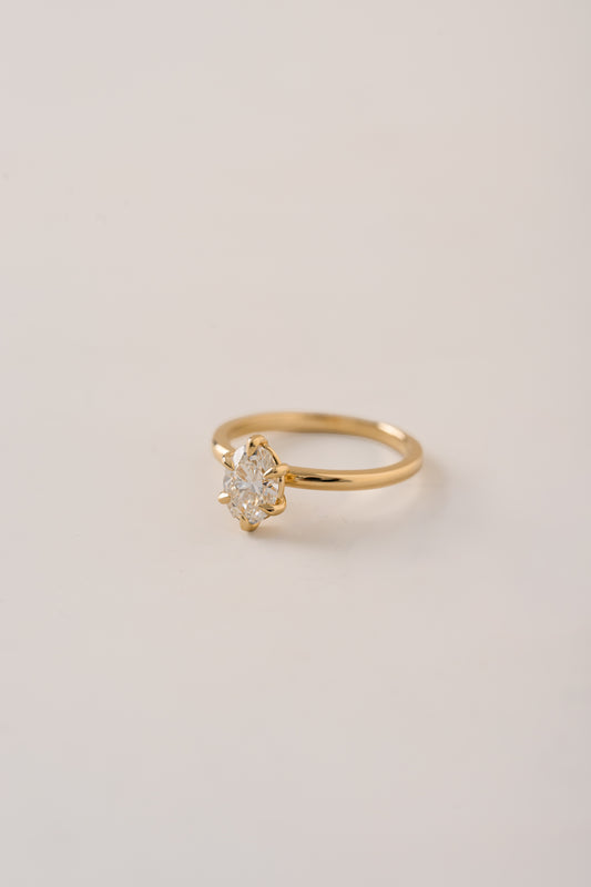 Oval Solitare Ring