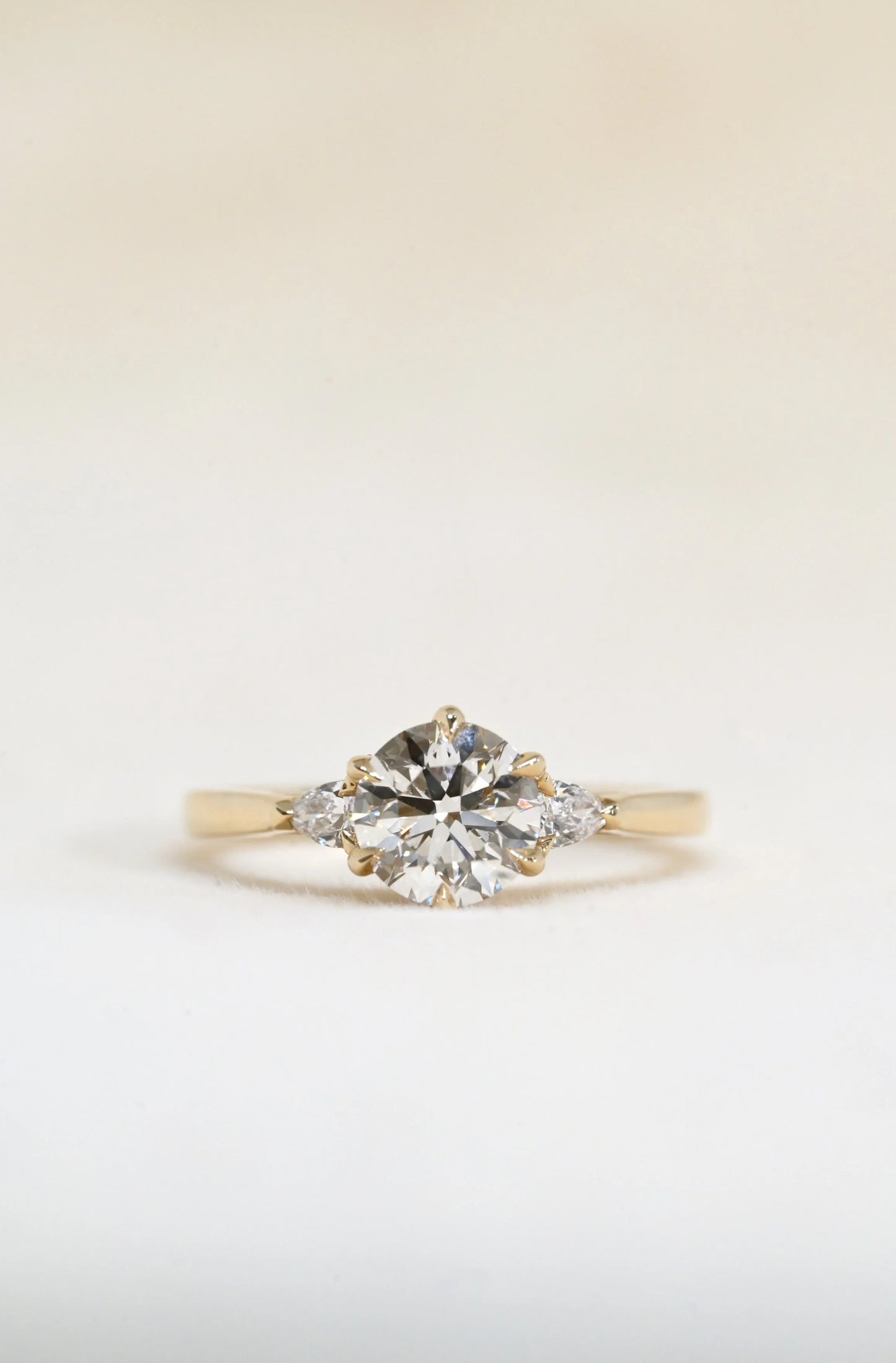 Octavia Ring