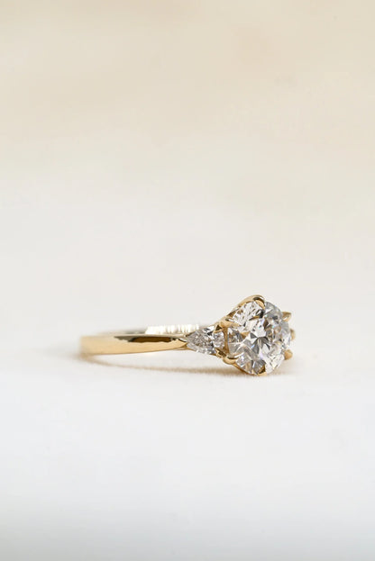 Octavia Ring