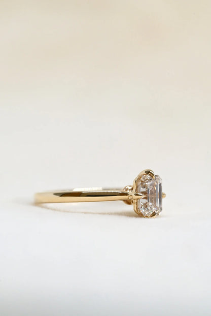 Lilith Ring