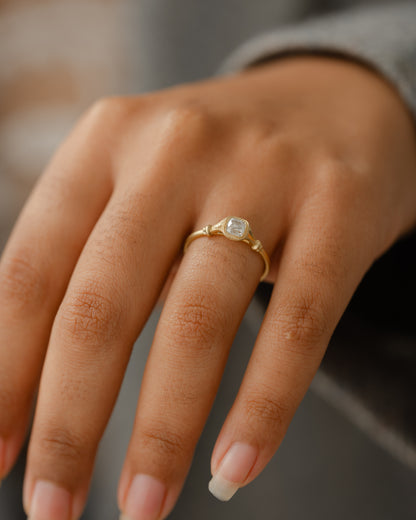 Sweet Jane Pedestal Solitaire Ring