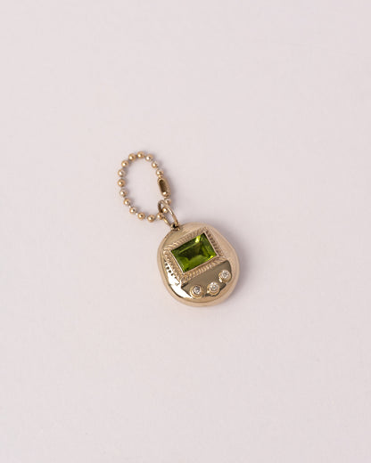 Gemagotchi Charm | Peridot & Diamond