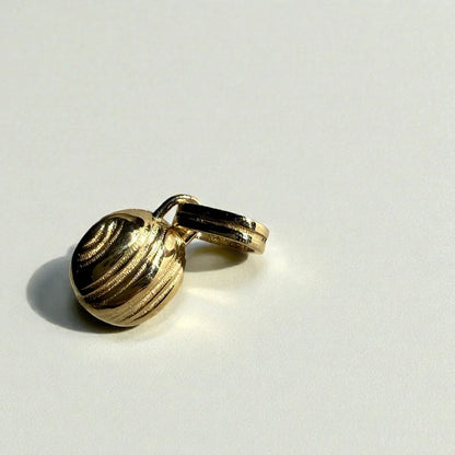 Sonder Charm