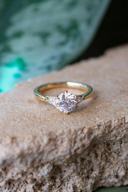 Octavia Ring