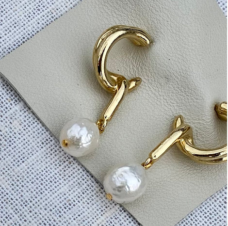 Rhône Pearl Earrings