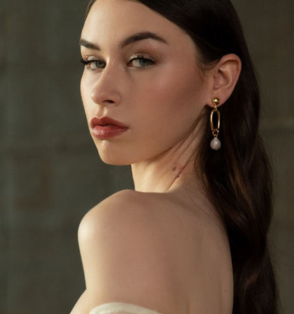 Bella Pearl Earrings